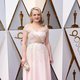 Elisabeth Moss en la alfombra roja de los Oscar 2018