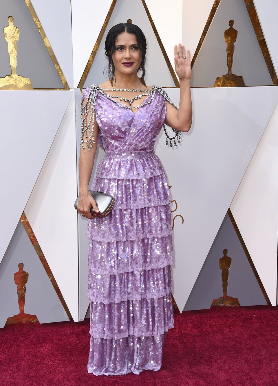 Salma Hayek en la alfombra roja de los Oscars 2018