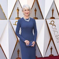 Helen Mirren en la alfombra roja de los Oscar 2018