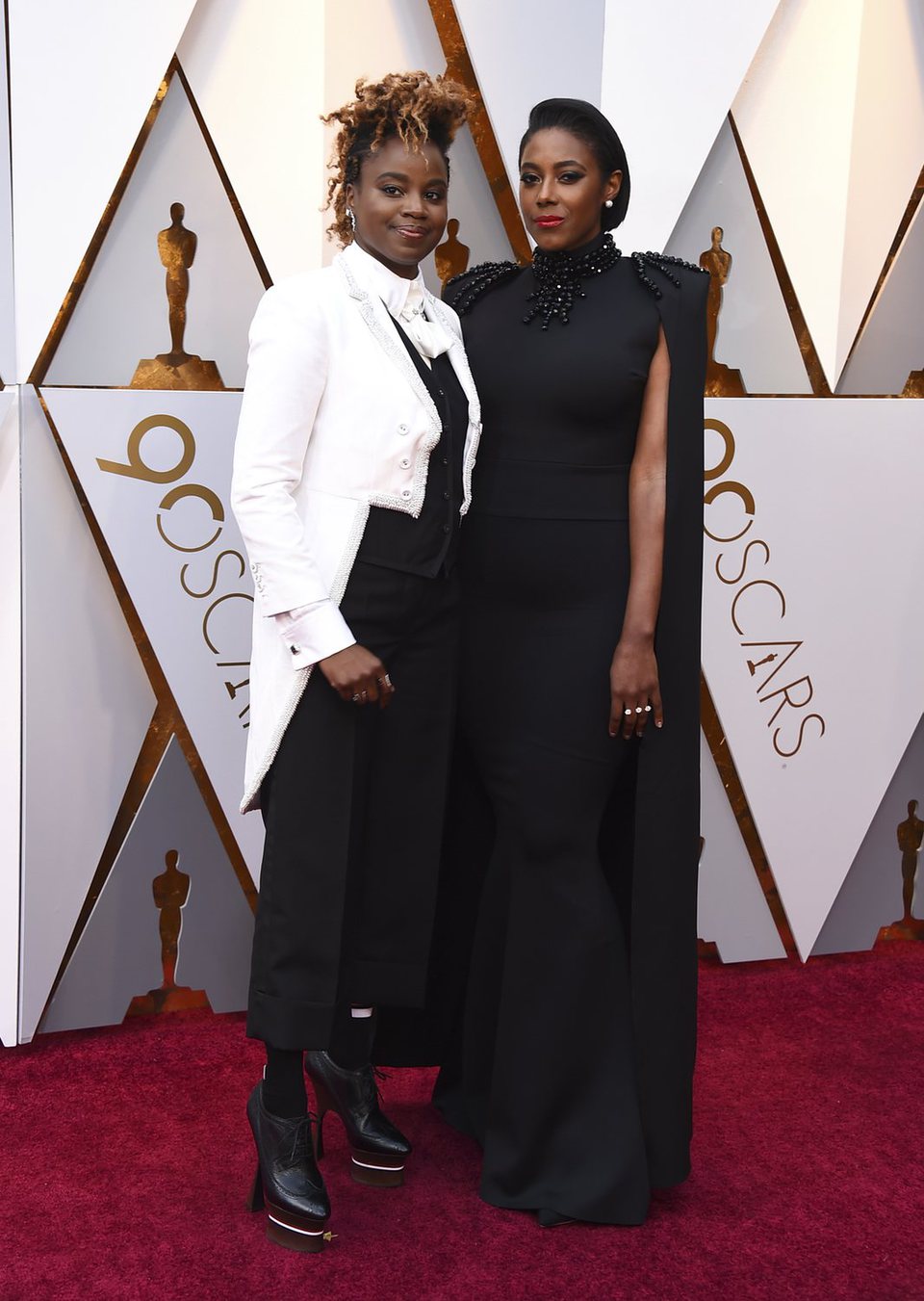 Dee Rees y Sarah M. Broom en la alfombra roja de los Oscar