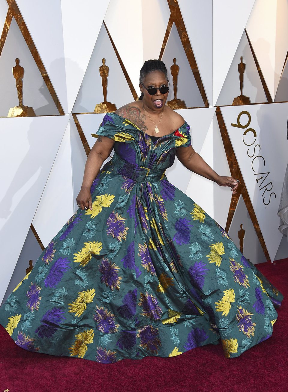 Whoopi Goldberg en la alfombra roja de los Oscar 2018