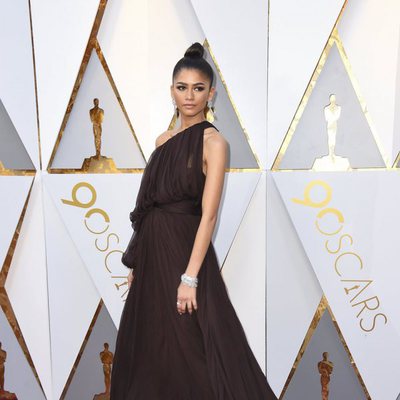 Zendaya en la alfombra roja de los Oscar 2018