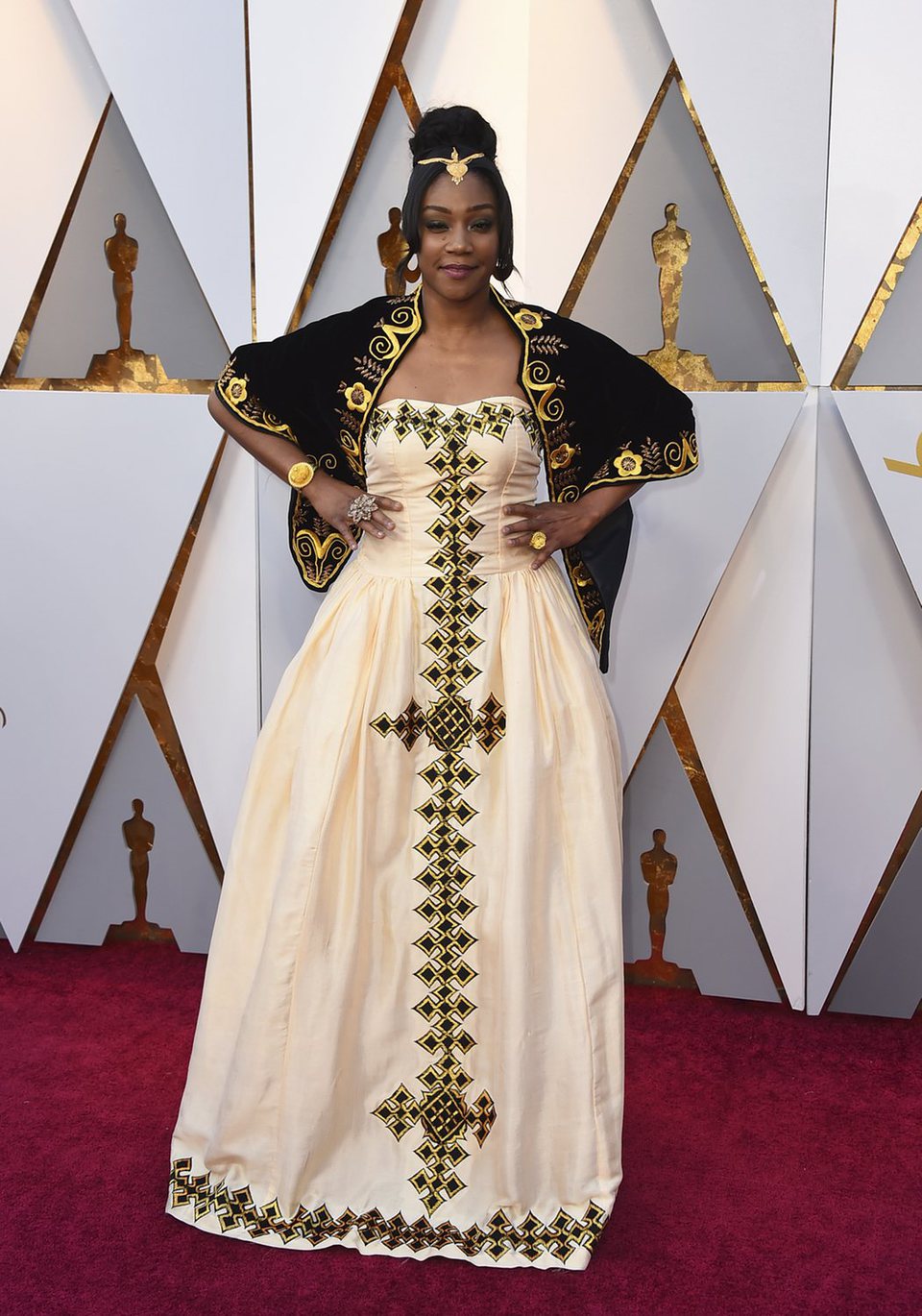 Tiffany Haddish en la alfombra roja de los Oscar