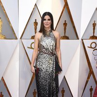 Sandra Bullock en la alfombra roja de los Oscar 2018