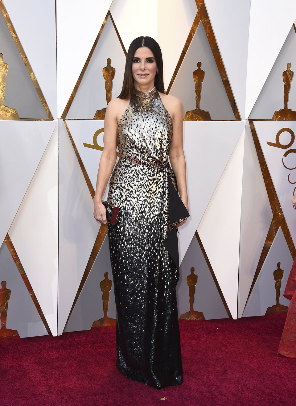 Sandra Bullock en la alfombra roja de los Oscar 2018