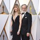 Steven Spielberg y su mujer Kate Capshaw en la alfombra roja