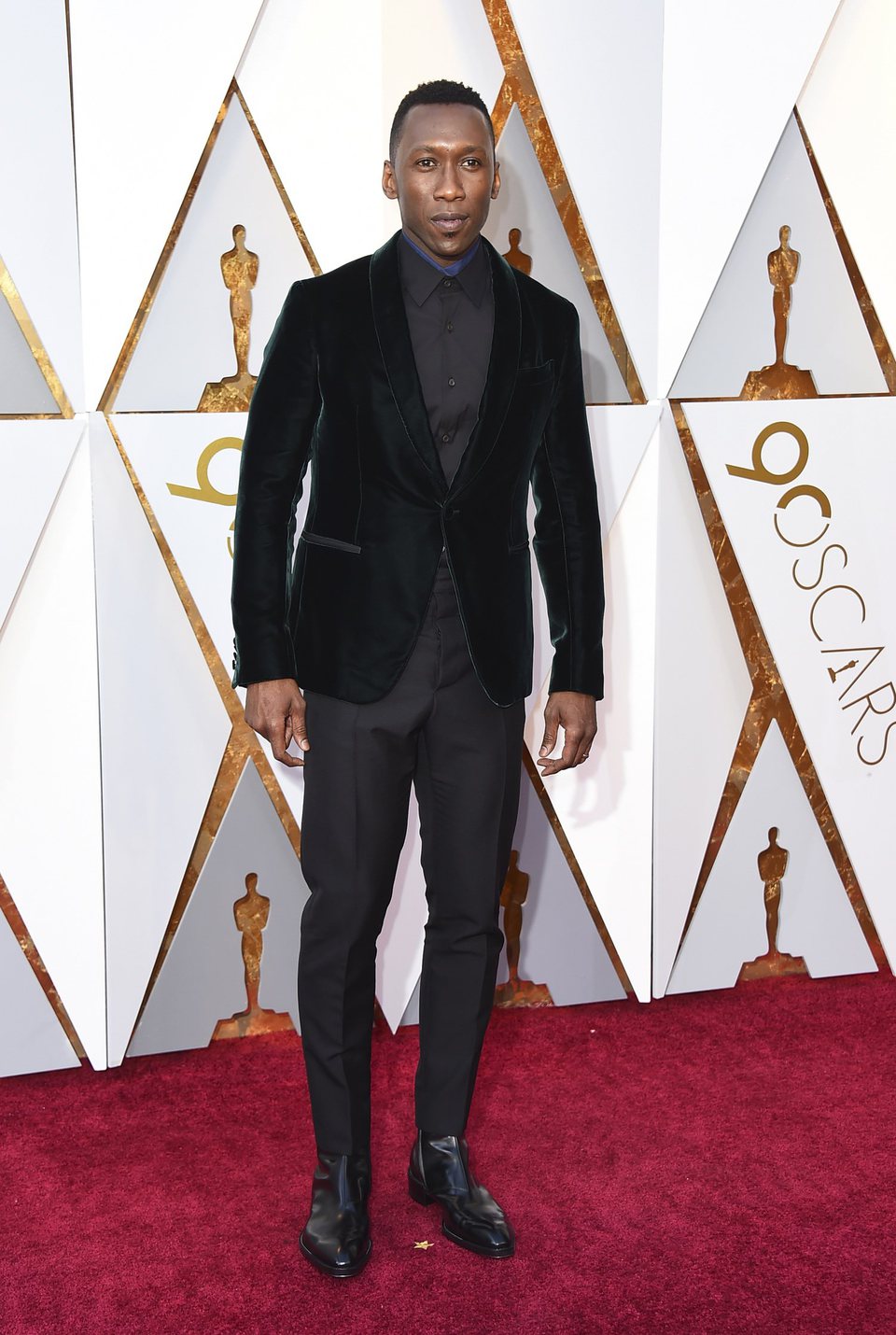 Mahershala Ali en la alfombra roja de los Oscar 2018