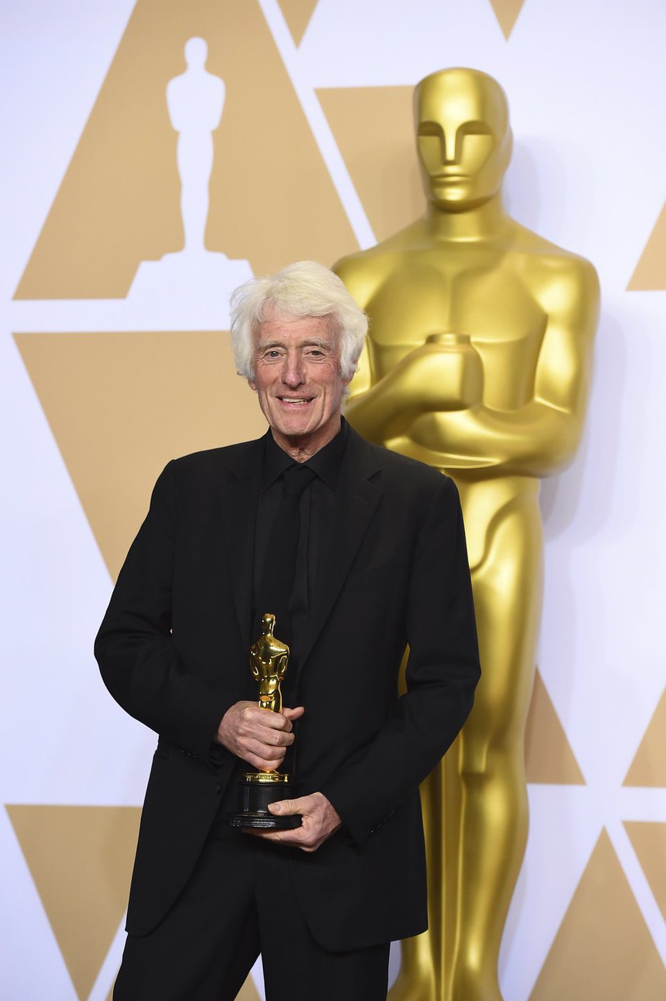 Roger Deakins, ganador del Oscar a la Mejor Fotografía por 'Blade Runner 2049'