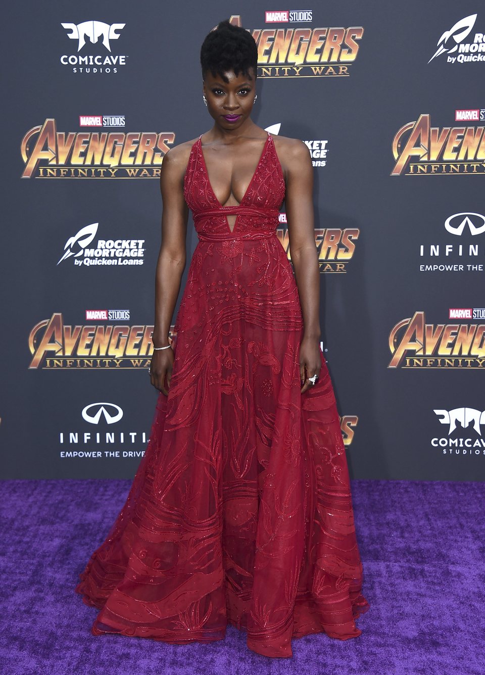 Danai Gurira posa en la premiere mundial de 'Vengadores: Infinity War'