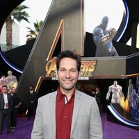 Paul Rudd posa en la alfombra púrpura de la premiere mundial de 'Vengadores: Infinity War'