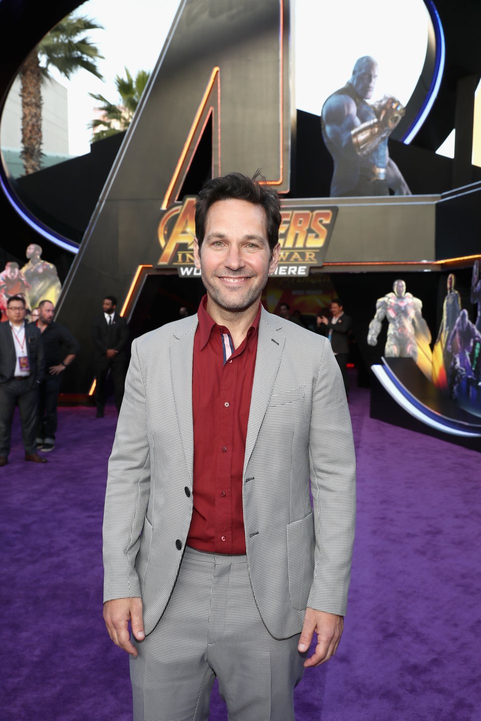 Paul Rudd posa en la alfombra púrpura de la premiere mundial de 'Vengadores: Infinity War'