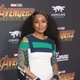 Angela Bassett posa en la alfombra púrpura de la premiere de 'Vengadores: Infinity War'