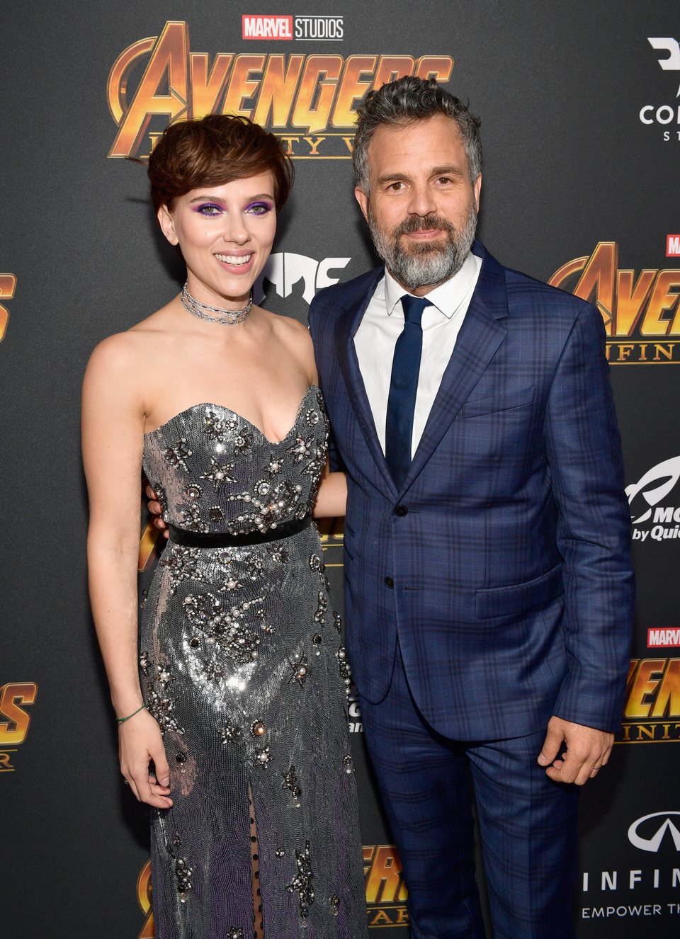 Scarlett Johansson y Mark Ruffalo posan juntos en la premiere de 'Vengadores: Infinity War'