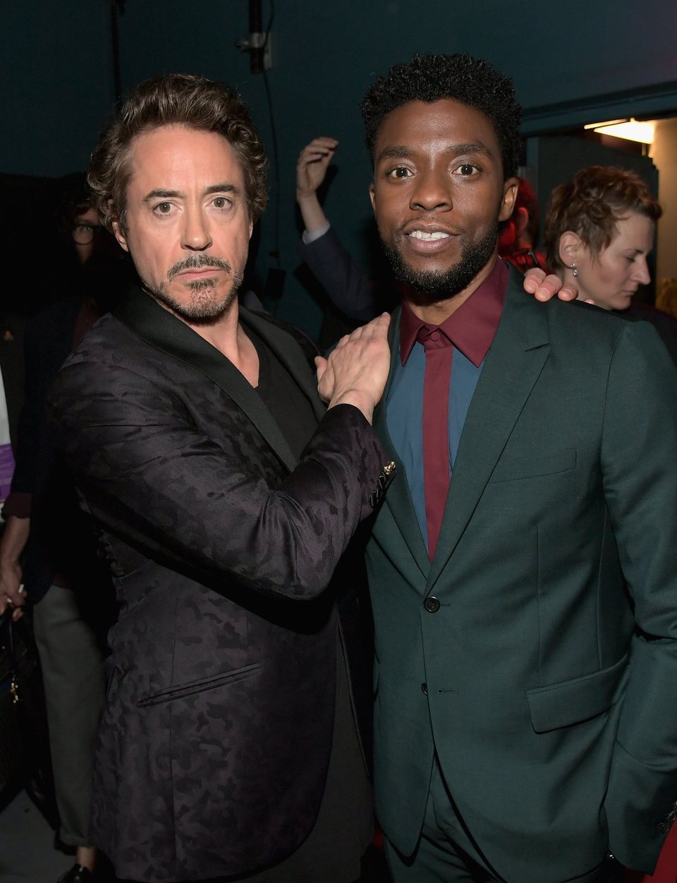 Robert Downey Jr. y Chadwick Boseman posan en la premiere de 'Vengadores: Infinity War'