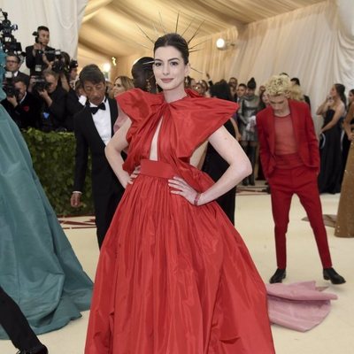 Anne Hathaway en la Gala Met 2018