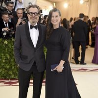 Gary Oldman y su mujer en la Gala Met 2018