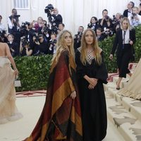 Las gemelas Olsen en la Gala Met 2018