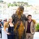 Emilia Clarke, Chewbacca y Alden Ehrenreich asisten a la premiere de 'Han Solo: Una historia de Star Wars' durante el Festival de Cannes