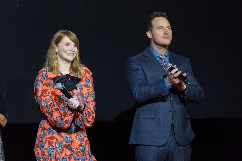 Bryce Dallas-Howard y Chris Pratt en la premiere mundial de 'Jurassic World: El reino caído' en Madrid