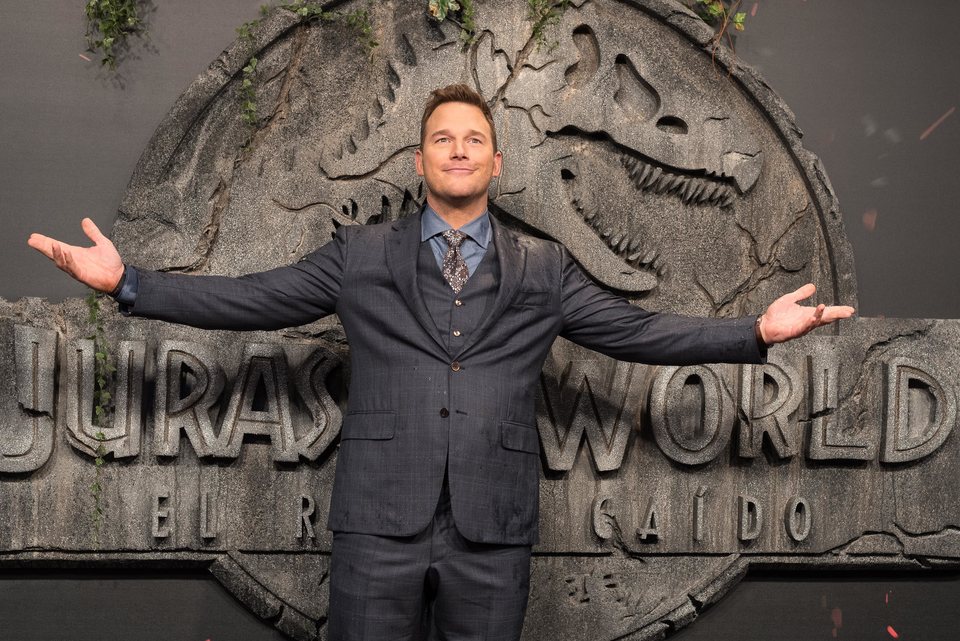 Chris Pratt muy feliz en la premiere mundial de 'Jurassic World: El reino caído' en Madrid