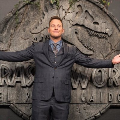 Chris Pratt muy feliz en la premiere mundial de 'Jurassic World: El reino caído' en Madrid