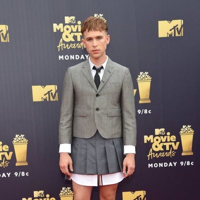 Tommy Dorfman en la alfombra roja de los MTV Movie & TV Awards 2018