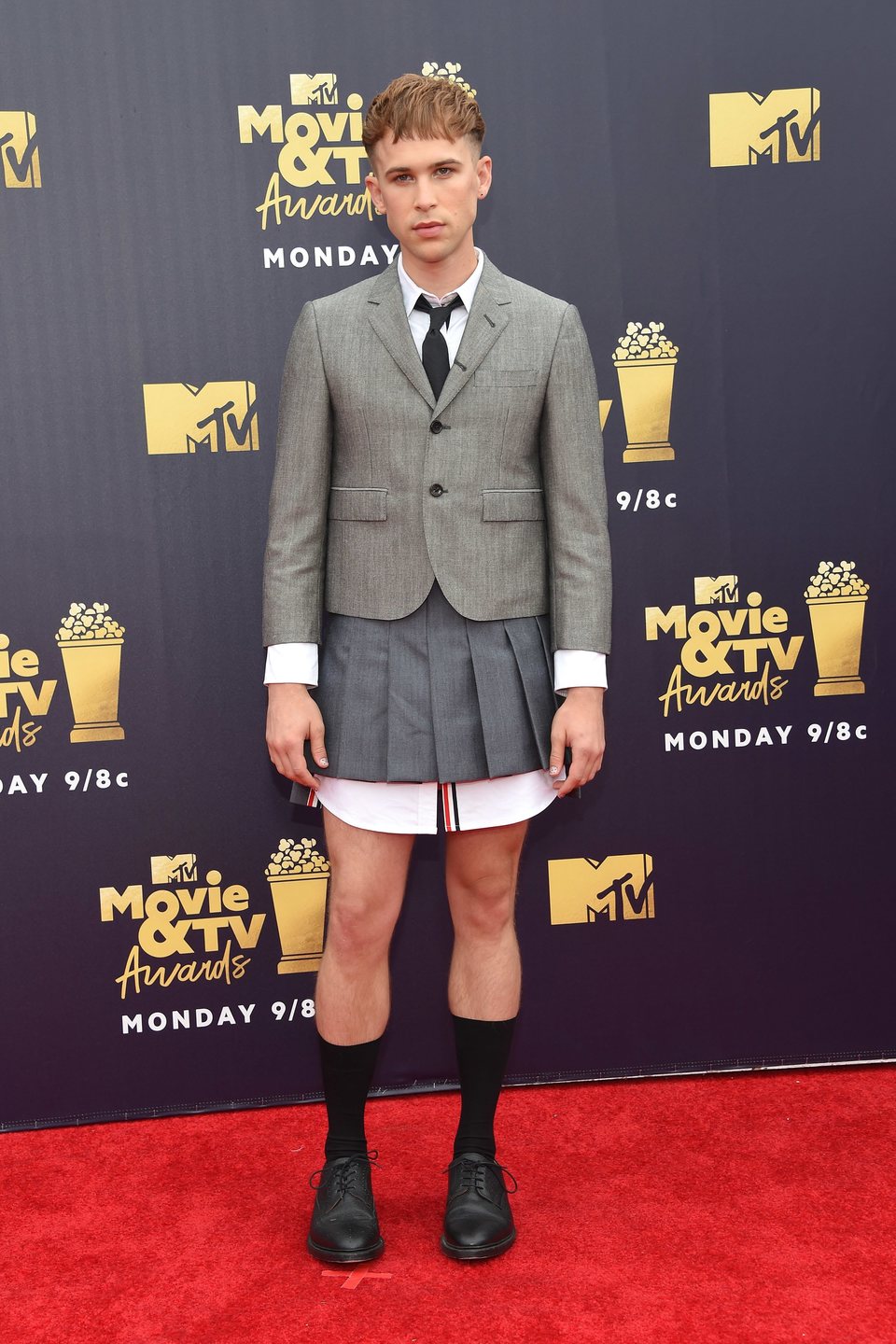 Tommy Dorfman en la alfombra roja de los MTV Movie & TV Awards 2018