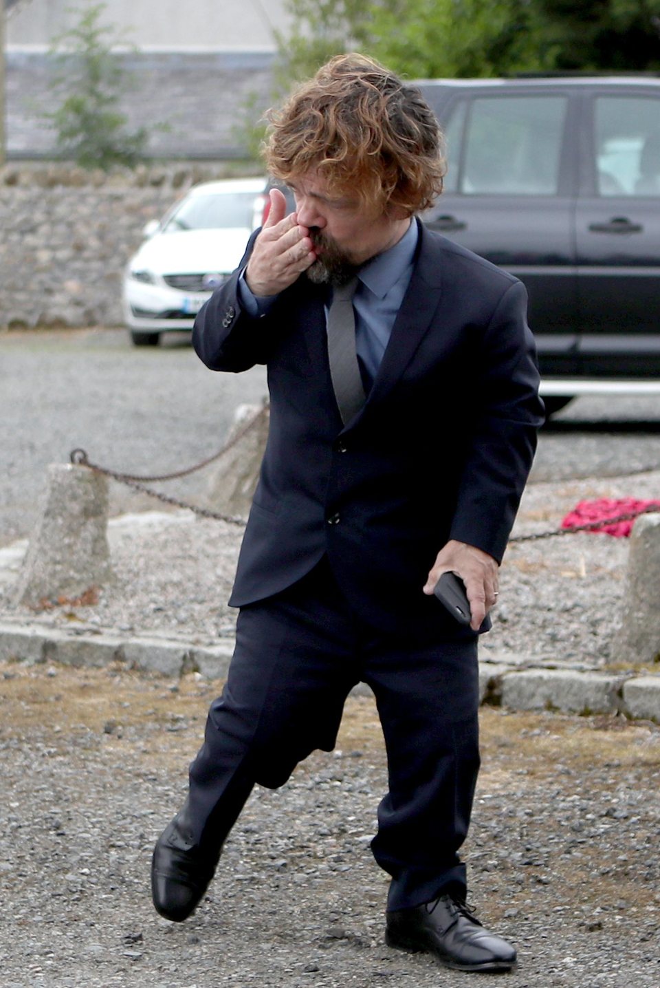 Peter Dinklage llega a la boda de Kit Harington y Rose Leslie