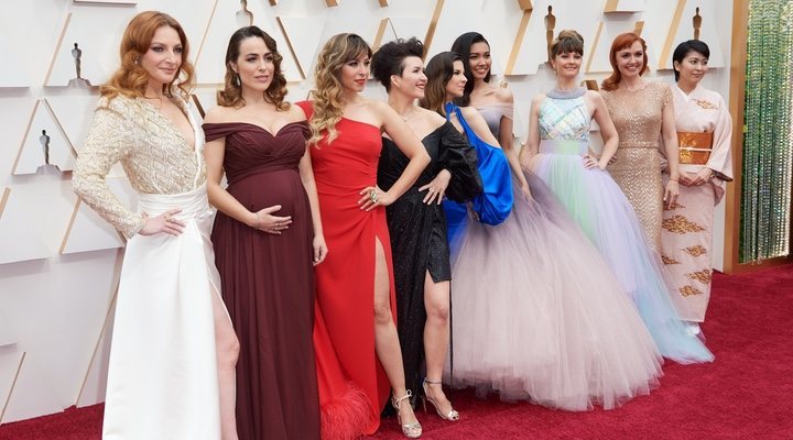 The Elsas of the world pose at the 2020 Oscars