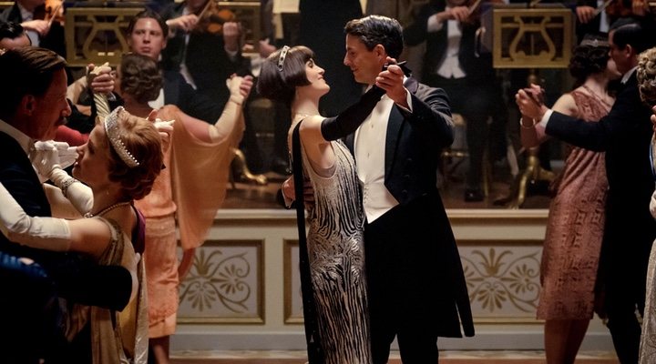 'Downton Abbey' helps us to escape from the present by going to the past.