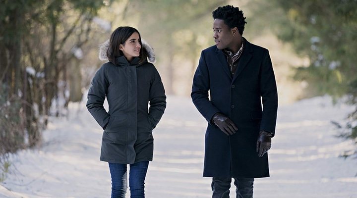 Isabela Merced and Shameik Moore play a stressed-out student and a pop star who connect in 'Let It Snow'