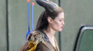 Angelina Jolie hace volar a Maléfica en el rodaje de 'Maleficent'