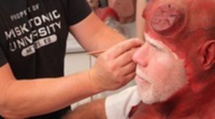 Ron Perlman se viste de Hellboy para sorprender a un fan enfermo de leucemia