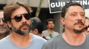 Javier Bardem se une a su hermano Carlos en las multitudinarias manifestaciones contra el gobierno del PP