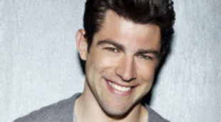 Max Greenfield está dispuesto a hacer un desnudo integral si protagoniza 'Cincuenta sombras de Grey'