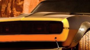 Michael Bay presenta el nuevo Camaro que se convertirá en Bumblebee en 'Transformers 4'