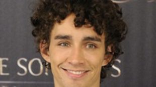 Robert Sheehan: "Al rodar 'Cazadores de Sombras' me di cuenta de que era una pieza pequeña dentro de una enorme máquina"