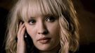 Emily Browning es acosada por un maniático en el tráiler de 'Plush'