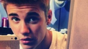 Justin Bieber incendia Internet con una foto junto al supuesto guion de 'Batman vs Superman' y la palabra "Robin"