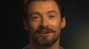 Hugh Jackman entrevista a su yo de los noventa en un divertido vídeo promocional de 'X-Men: Días del futuro pasado'