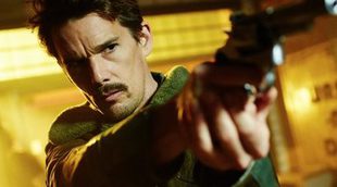 Ethan Hawke viaja en el tiempo en el nuevo tráiler de 'Predestination'