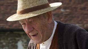 Ian McKellen quiere resolver un último misterio en el primer tráiler en español de 'Mr. Holmes'