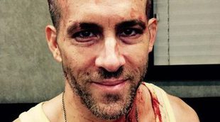 Ryan Reynolds celebra ensangrentado el ecuador del rodaje de 'Masacre (Deadpool)'