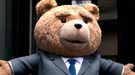 Mark Wahlberg y Ted intentan robar semen en el nuevo tráiler de 'Ted 2'