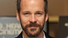 Peter Sarsgaard se une al remake de 'Los siete magníficos' y Jason Momoa lo deja