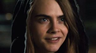 La misteriosa Cara Delevingne protagoniza el tráiler de 'Ciudades de papel'