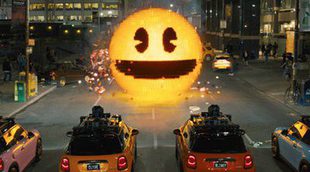 Pac-Man arrasa la ciudad en el póster final de 'Pixels'