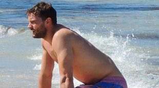 Jamie Dornan disfruta de las playas españolas antes de rodar la segunda parte de 'Cincuenta Sombras de Grey'