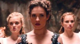 Nuevo tráiler de 'Orgullo y prejuicio y zombies' con una peligrosa Lily James