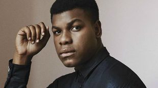 John Boyega pasa el domingo disfrazado del villano de 'Star Wars: El despertar de la fuerza', Kylo Ren